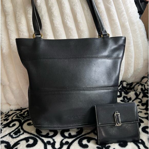 Vintage Coach Tribeca Bucket Bag 9098 w/ wallet